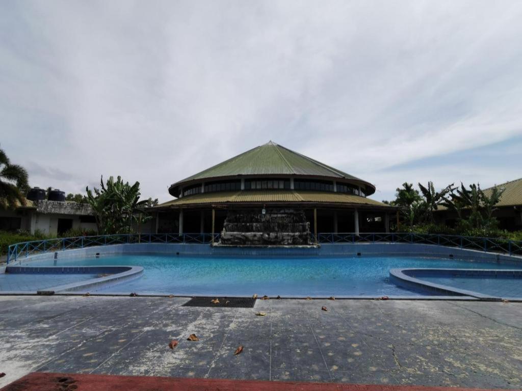 Oyo 89972 Borneo Paradise Beach Hotel Kota Kinabalu Exterior photo