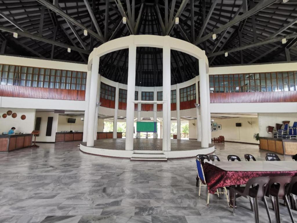 Oyo 89972 Borneo Paradise Beach Hotel Kota Kinabalu Exterior photo