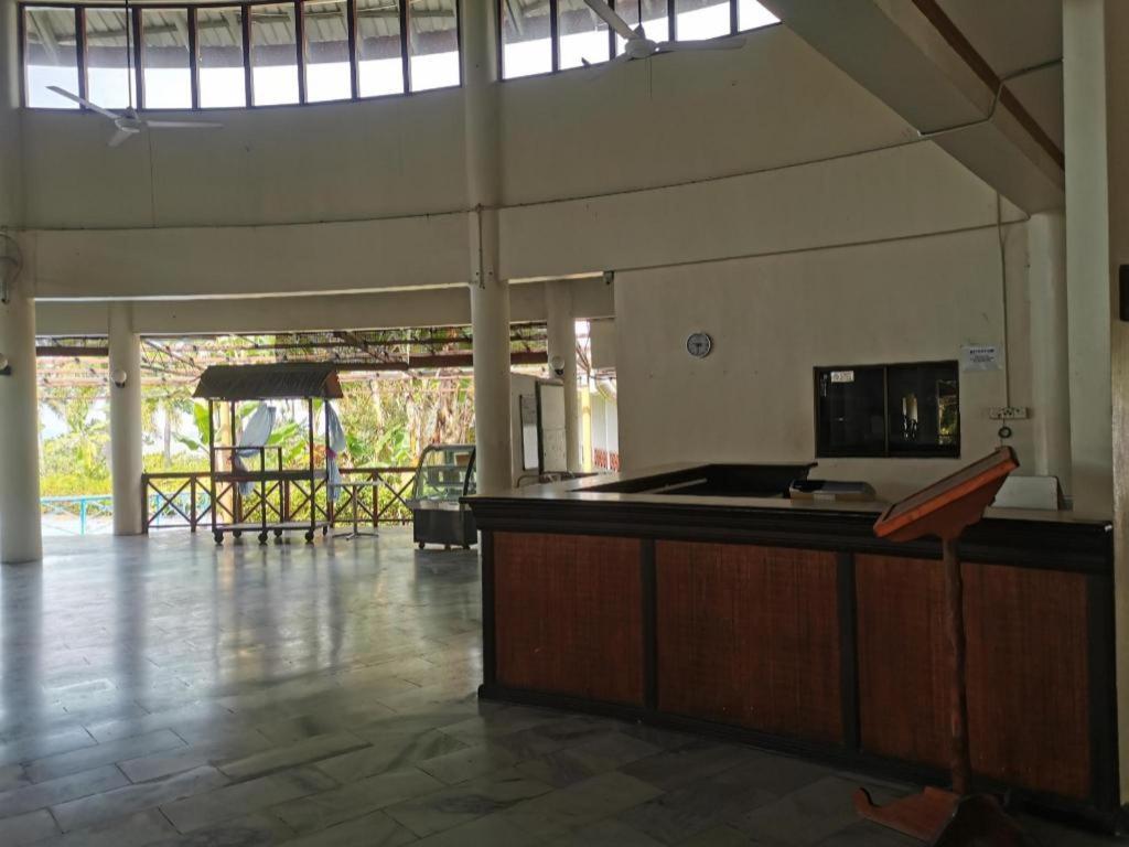 Oyo 89972 Borneo Paradise Beach Hotel Kota Kinabalu Exterior photo