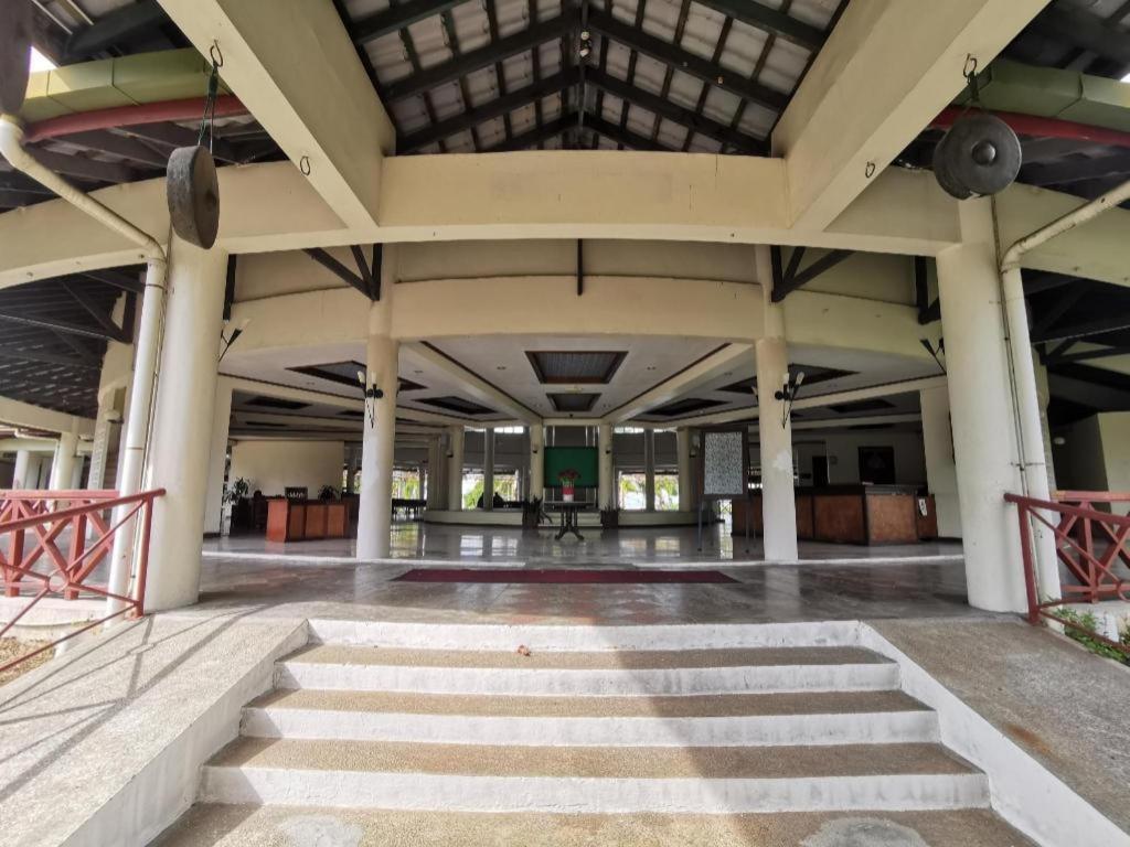 Oyo 89972 Borneo Paradise Beach Hotel Kota Kinabalu Exterior photo